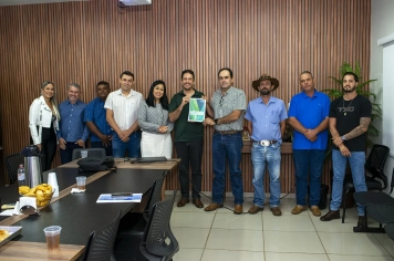 Foto relacionada - Vereadores reúnem-se com a Emater-MG e logo após realizam a 12ª Reunião Ordinária