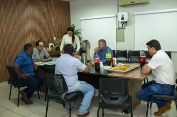 Foto relacionada - Vereadores reúnem-se com a Emater-MG e logo após realizam a 12ª Reunião Ordinária