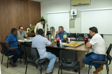 Foto relacionada - Vereadores reúnem-se com a Emater-MG e logo após realizam a 12ª Reunião Ordinária