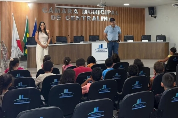 Foto - 27/04/2026 - Alunos visitam a Câmara