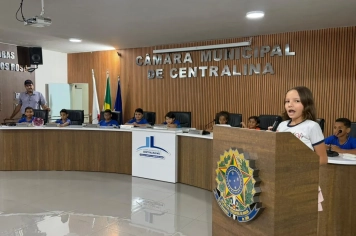 Foto - 06/05/2026 - Alunos da EM Carlos Prates visitam a Câmara
