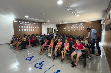 Foto - 27/04/2026 - Alunos visitam a Câmara